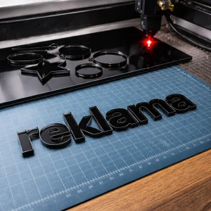 Plexisklo (akryl PMMA) - čierne extrudované